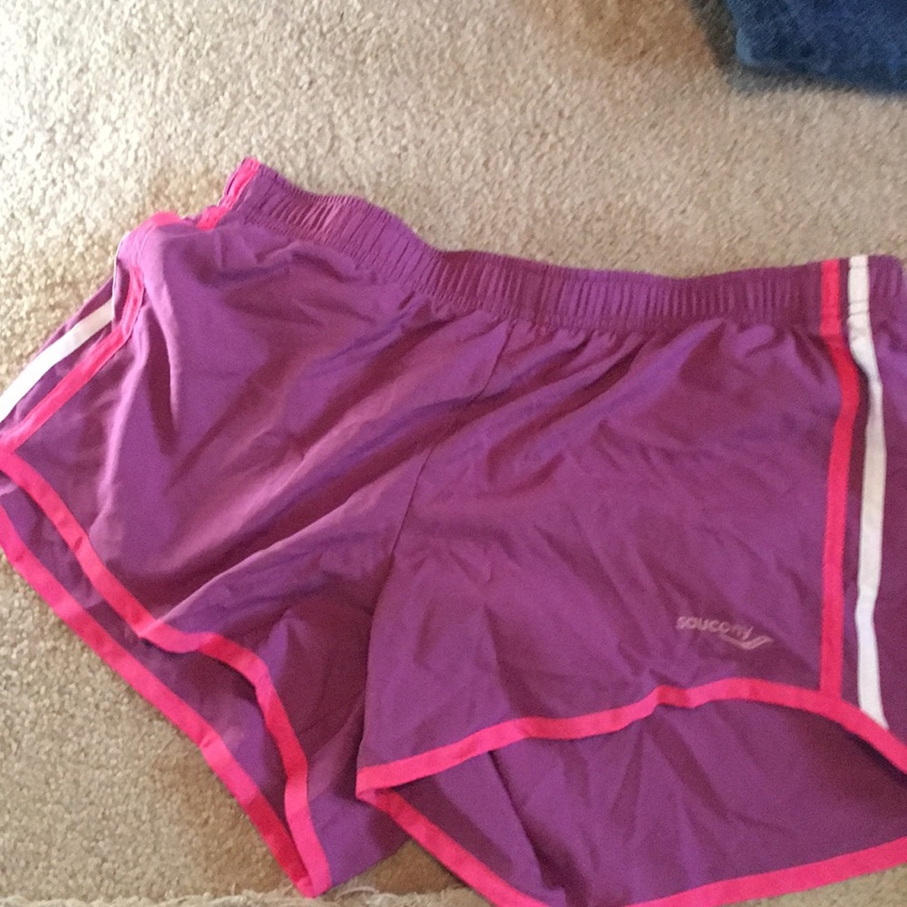 Saucony running short